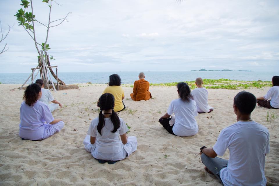 หาสุขได้จากทุกข์ — อานาปานสติ 16 ขั้น